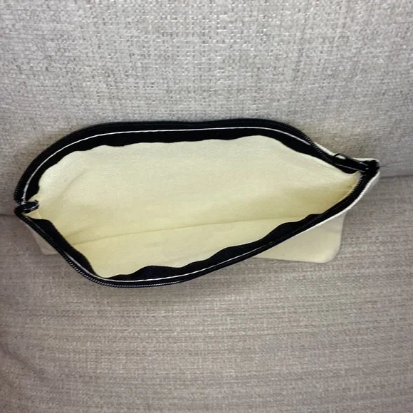 Pokémon inspired Squirtle Zippered Pouch New - Picture 3 of 4